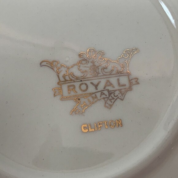 Vintage Clifton by Royal Cups and Saucers Ivory Floral Swirl Rim Lot of 8 - Picture 7 of 8